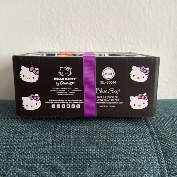 Hello Kitty Halloween Salt and Pepper Set - Picture 3 of 5